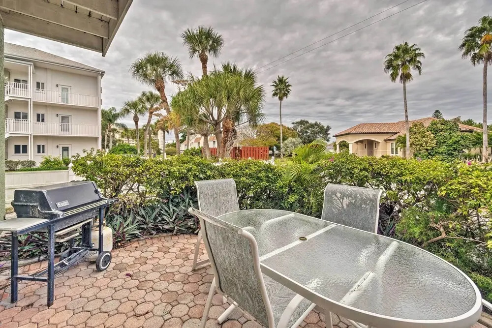 Updated Apartment Walking Distance to Venice Beach