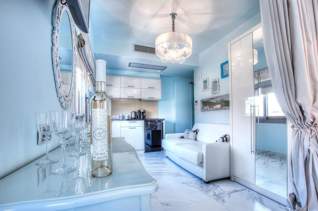 Alpha Luxury Suites