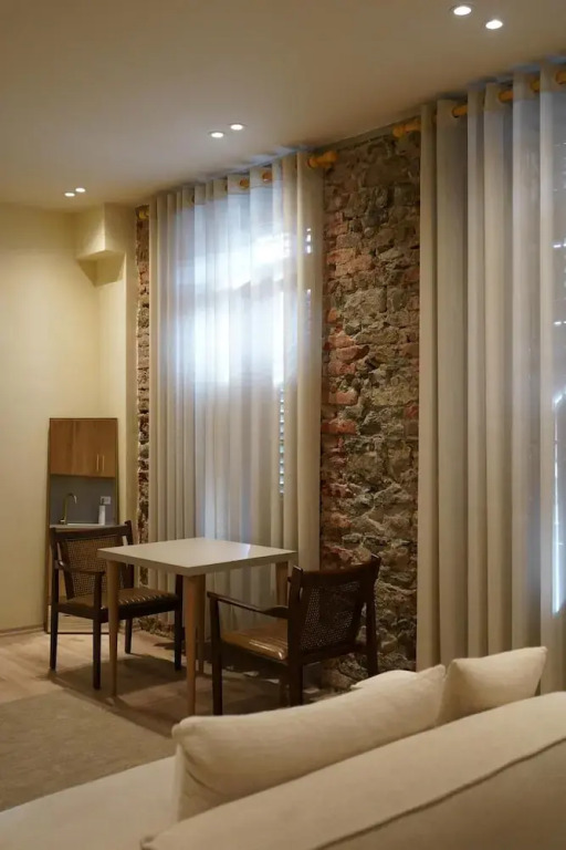 Vatër Hotel