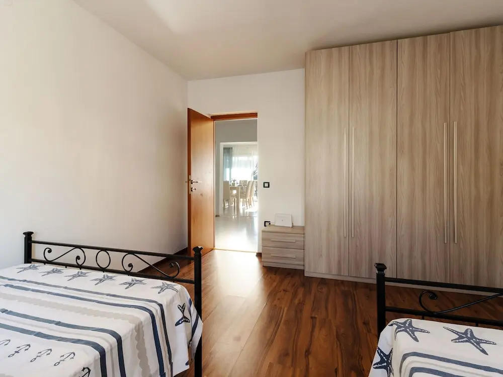 Spacious Apartment in Pula With Terrace
