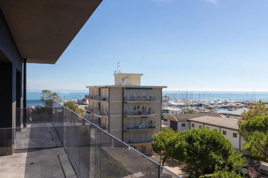 Coast Hotel & Spa