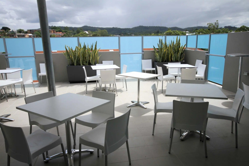 Jephson Hotel & Apartments