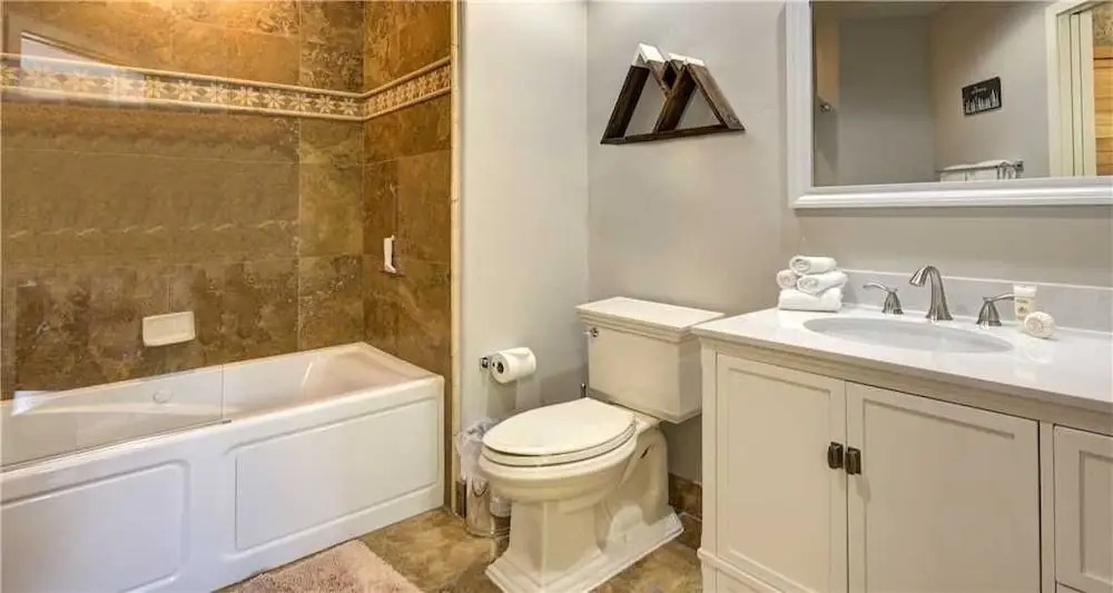 380 E. Hurd Lane 2 Bedrooms 2 Bathrooms Townhouse