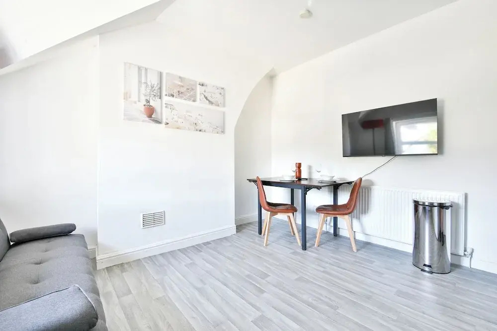 1 Bed Flat Near Cardiff City Centre