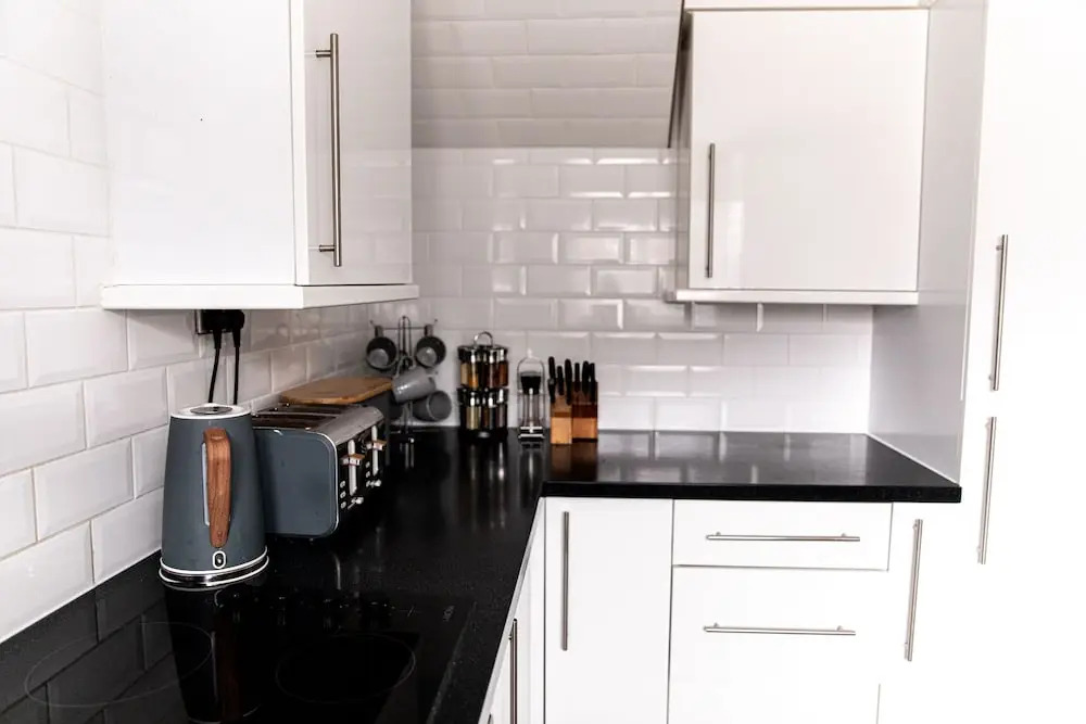 3 Bed House - Sleeps 6 - Garden - Parking - Wifi