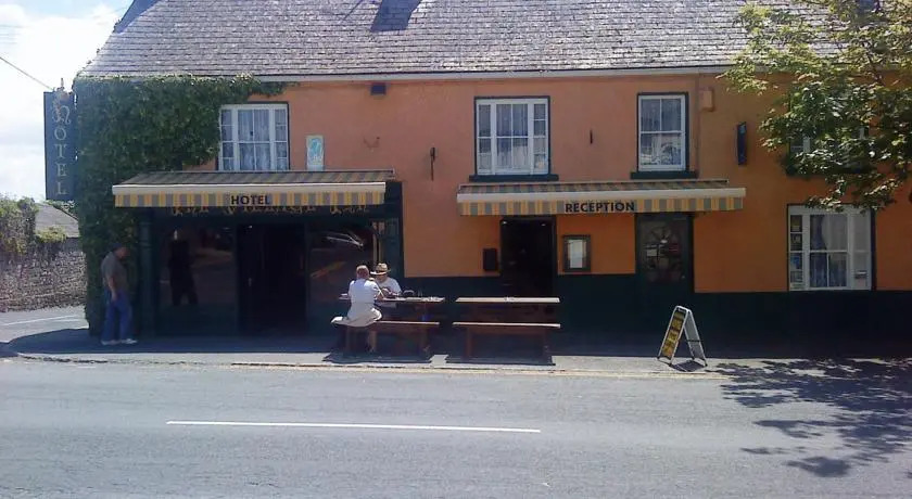 The Mountshannon Hotel