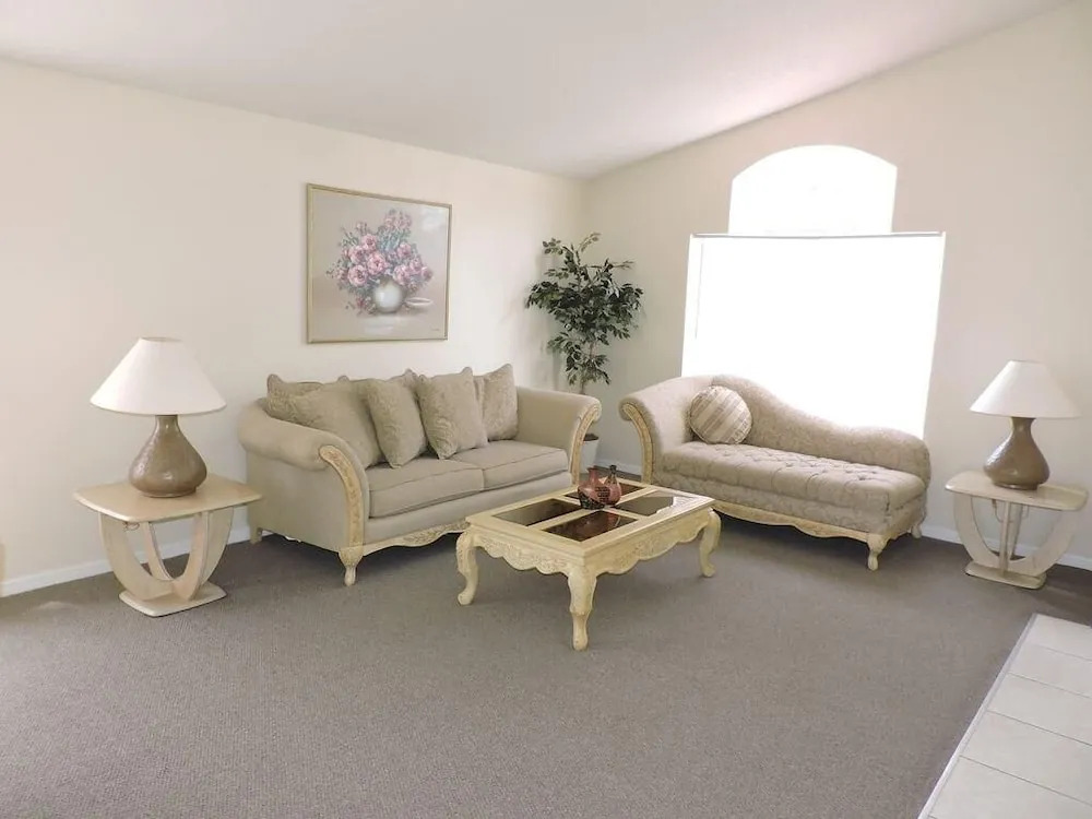 Ref 09 Luxury 4 Bed Villa With Private Pool and Lake View