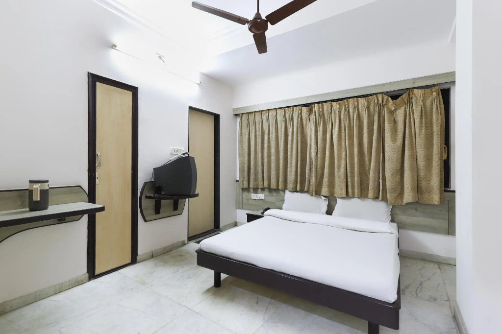SPOT ON 45149 Hotel Geeta