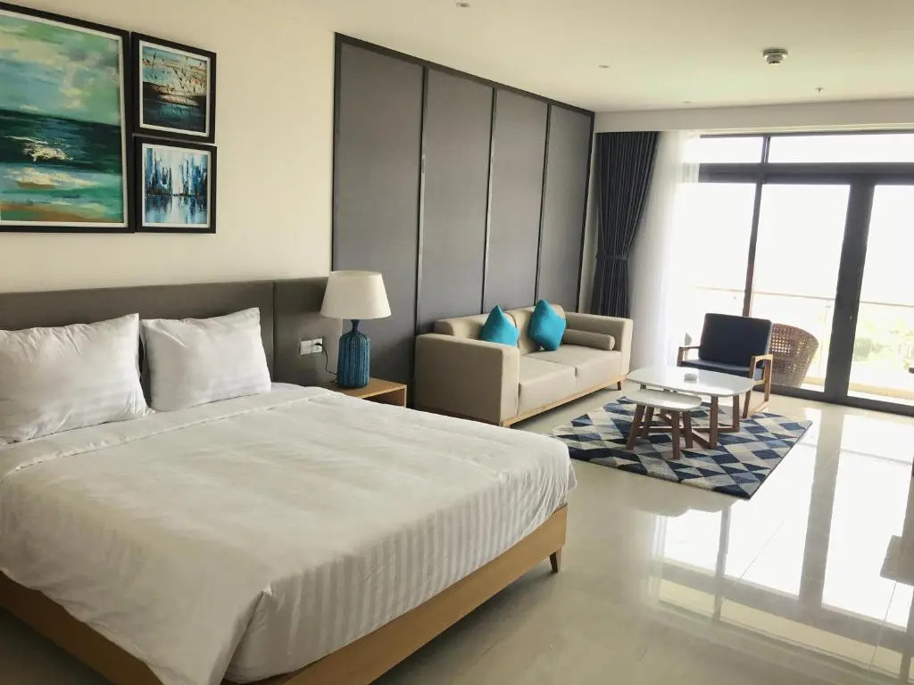 One Bedroom Apartment with Sea View