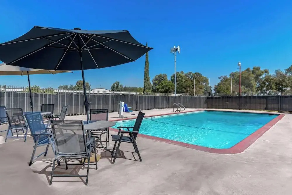 Studio 6 Suites Madera, CA Yosemite