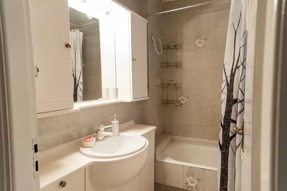 Bright Apt In Thisseio