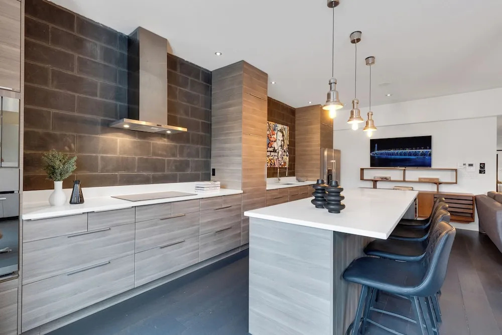 LiV MTL MTL Plateau Urban Suites Near Downtown Montreal