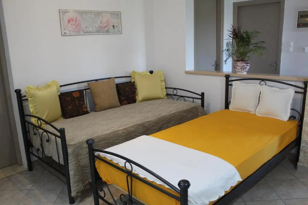 Vakis Apartments 5