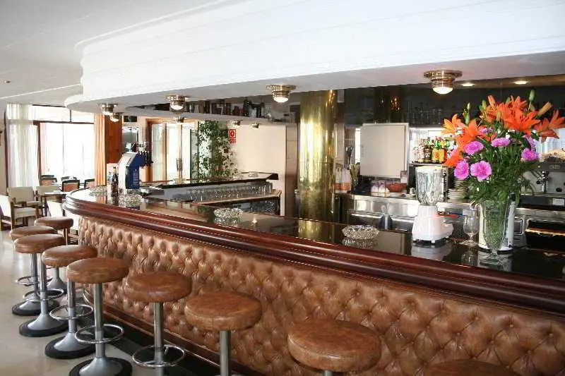 Hotel La Niña
