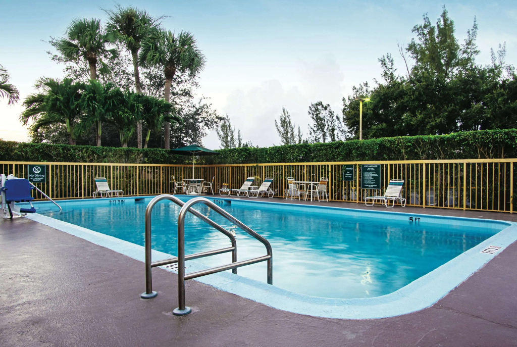 La Quinta Inn by Wyndham West Palm Beach - Florida Turnpike