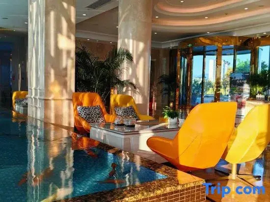 Mangshi Jizhou Hotel (Mangshi Square)