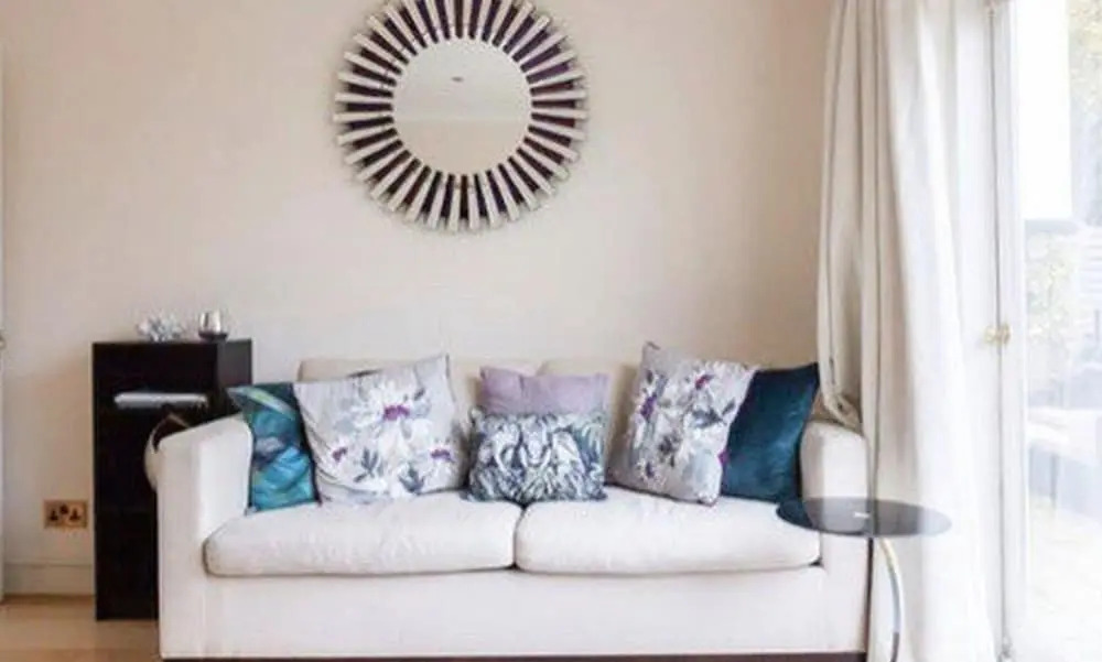 1 Bed Apartment With Balcony In Knightsbridge