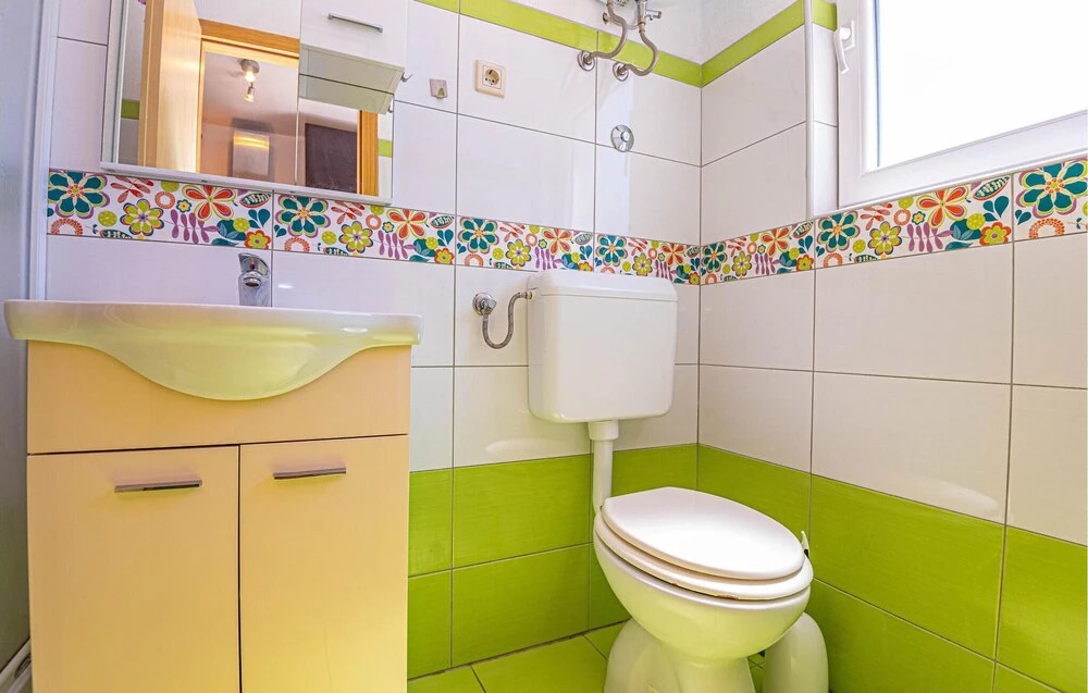 Amazing Apartment in Brodarica With Wifi and 1 Bedrooms