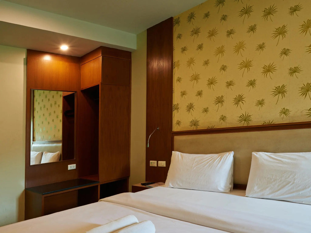 Phuket Ecozy Hotel