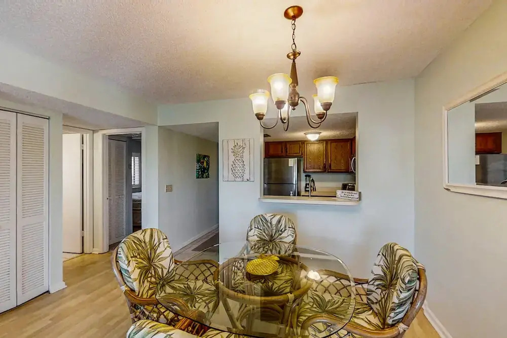 3rd-floor Condo W/fountain Views, Private Balcony & W/d, On-site Pool & hot Tubs