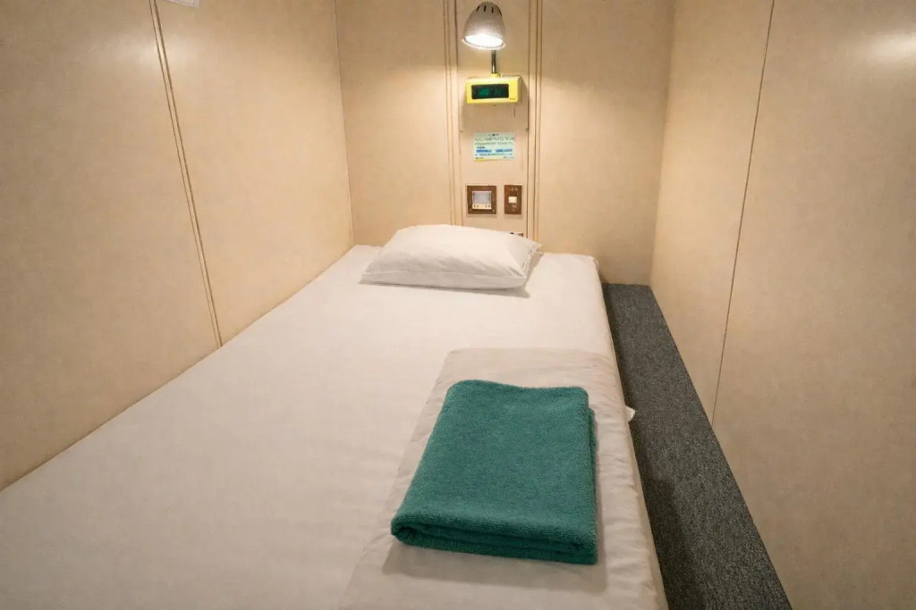Capsule Hotel Block Room