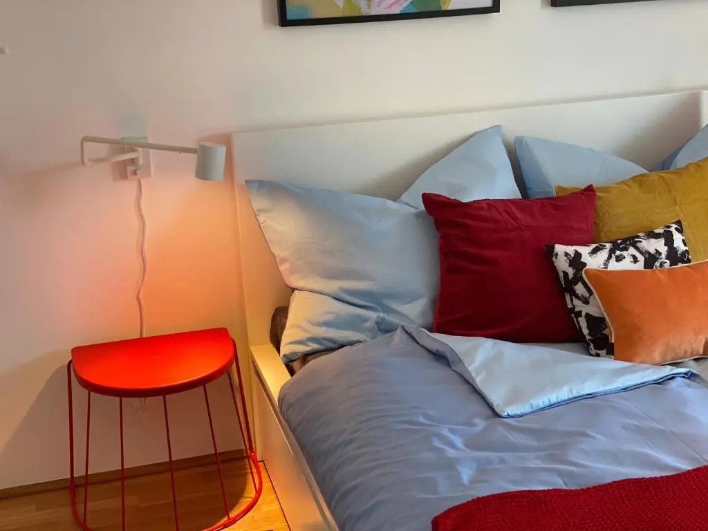 Brand New Cozy Apartment 10 min to city center