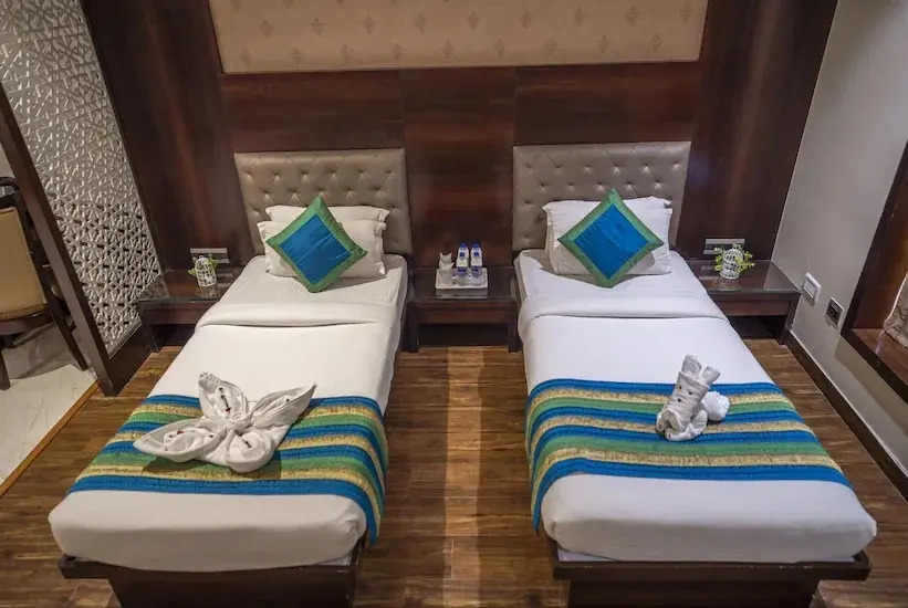 hotel the royal bharti