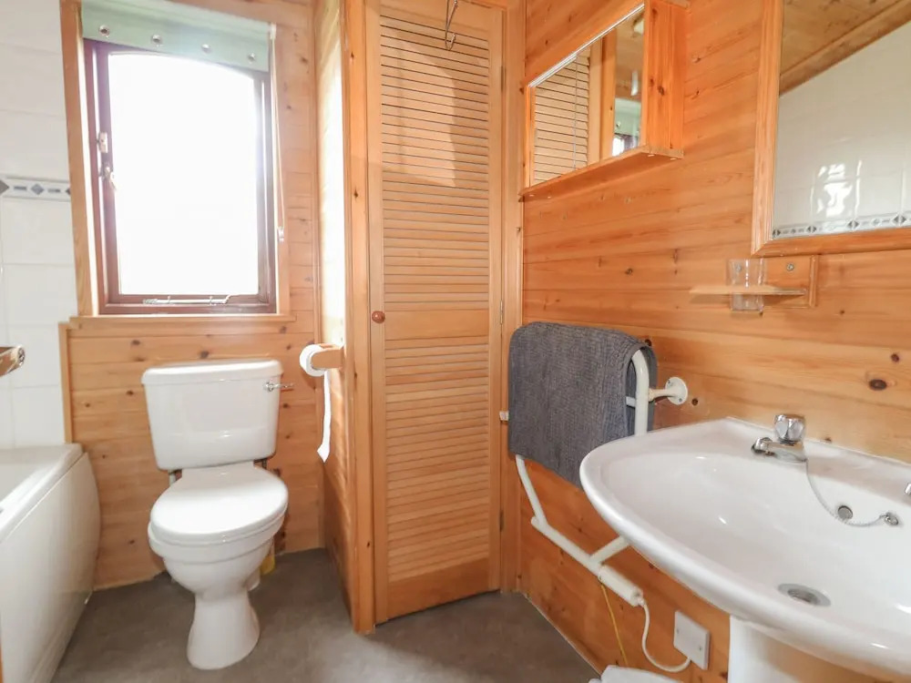 16 Amber Wood Lodge