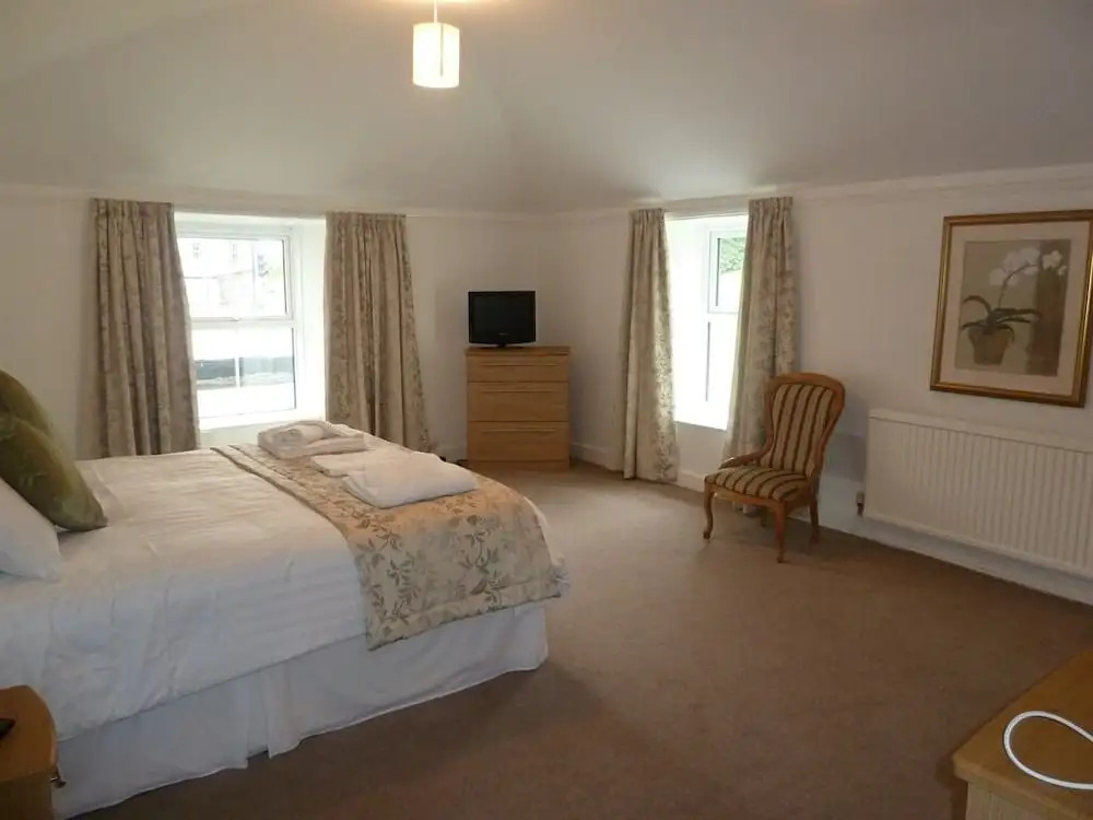 Eliot House Hotel