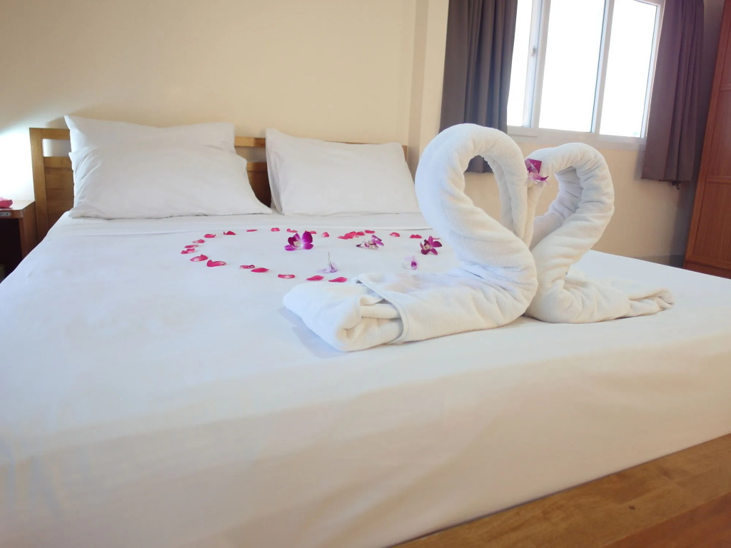 Phratumnak Hill Guest house