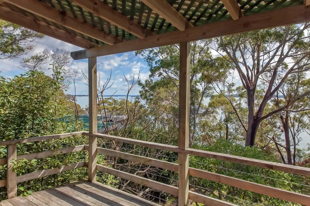 Thurlow Avenue, 48