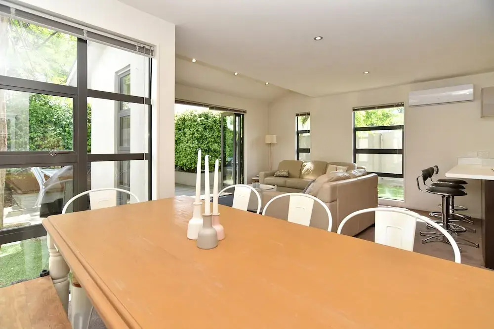 Hagley Apartment