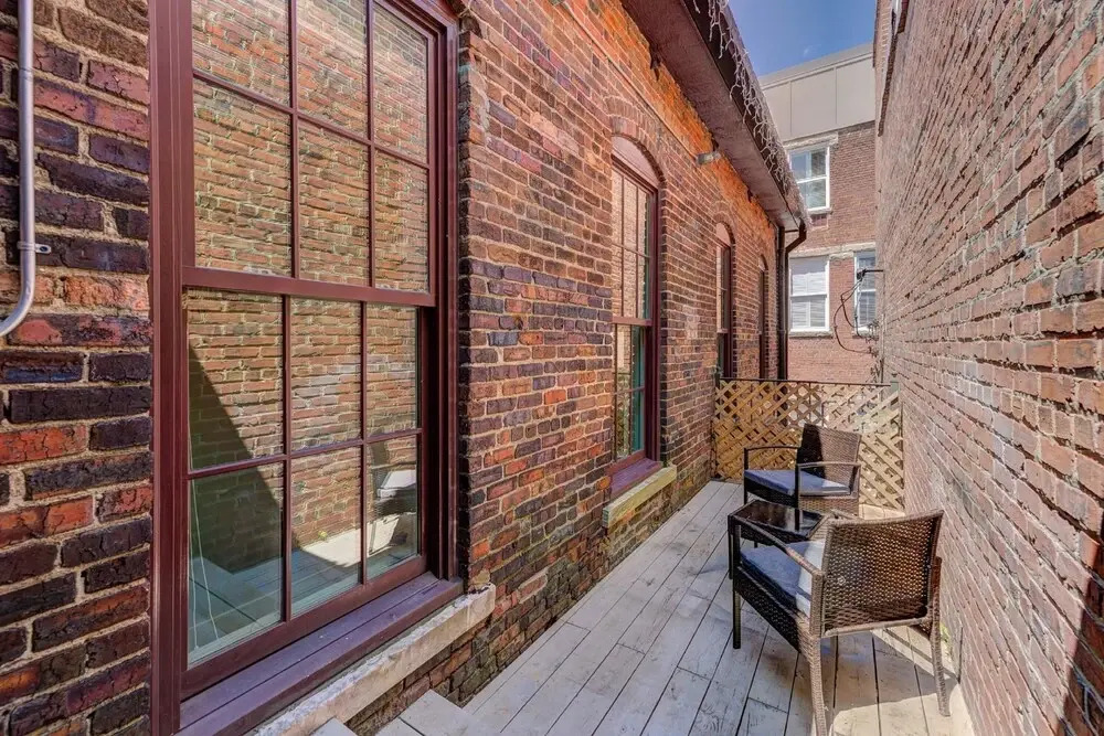 Downtown Delight - Private Balcony - Downtown Condo