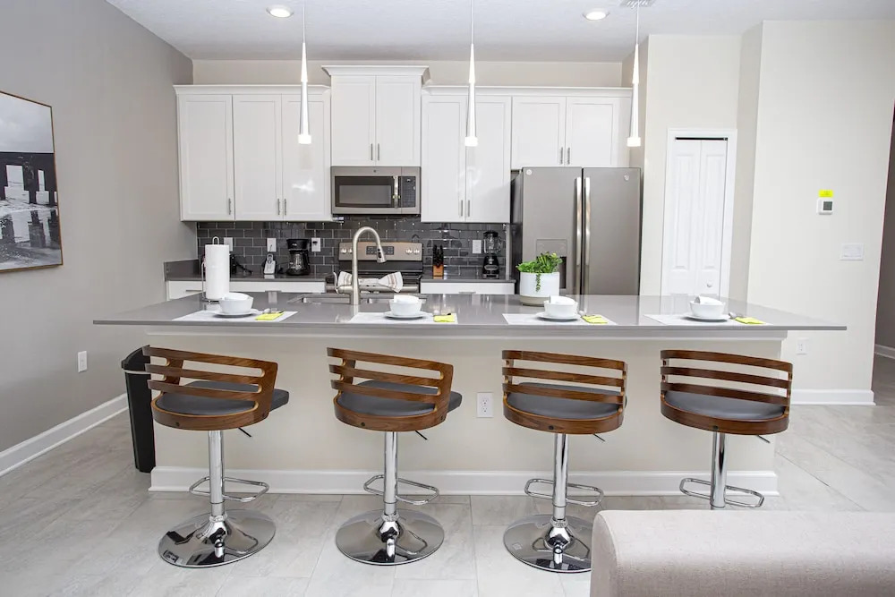 Gorgeous 4 Bedroom w/ Pool Close to Disney 4836