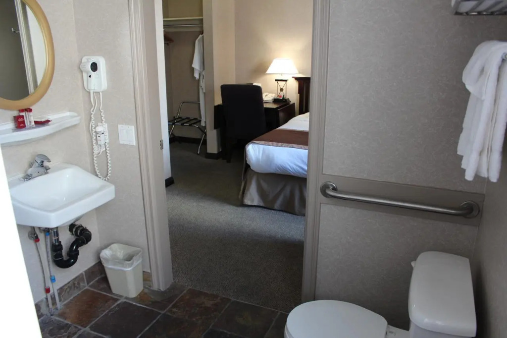 Ramada Limited Vancouver Downtown