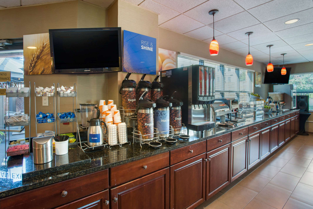 Comfort Suites Bethlehem Near Lehigh University and LVI Airport