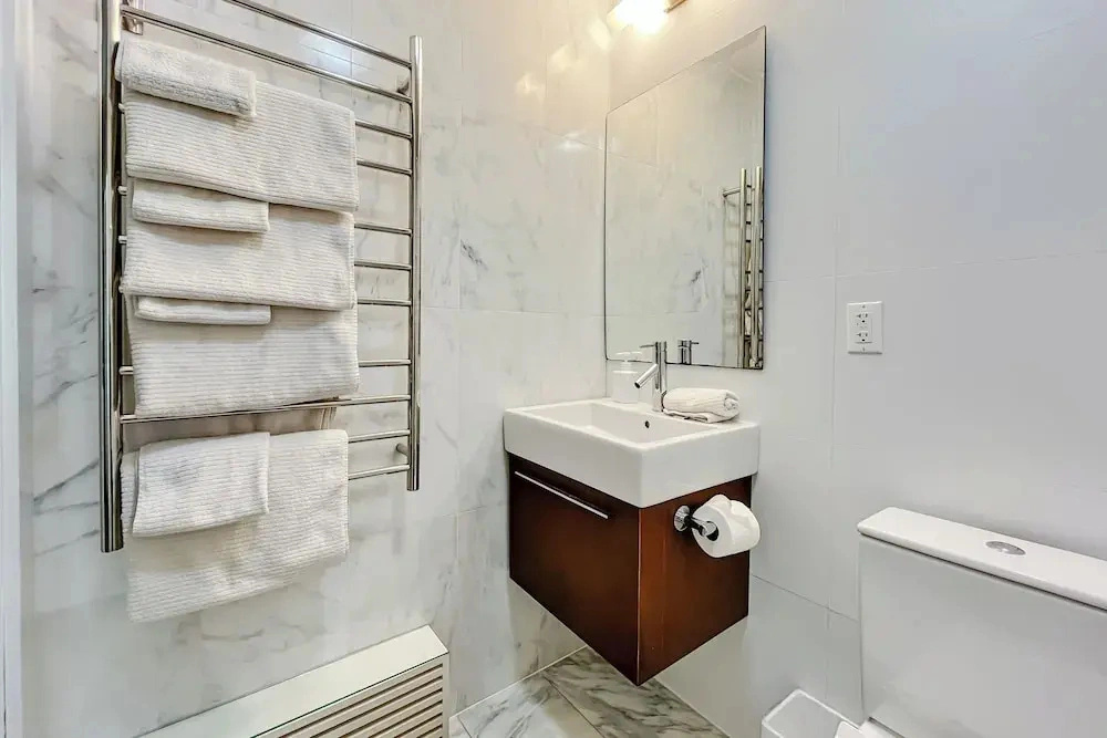 Shared Yard Space! Garden-level Unit in Bed-stuy