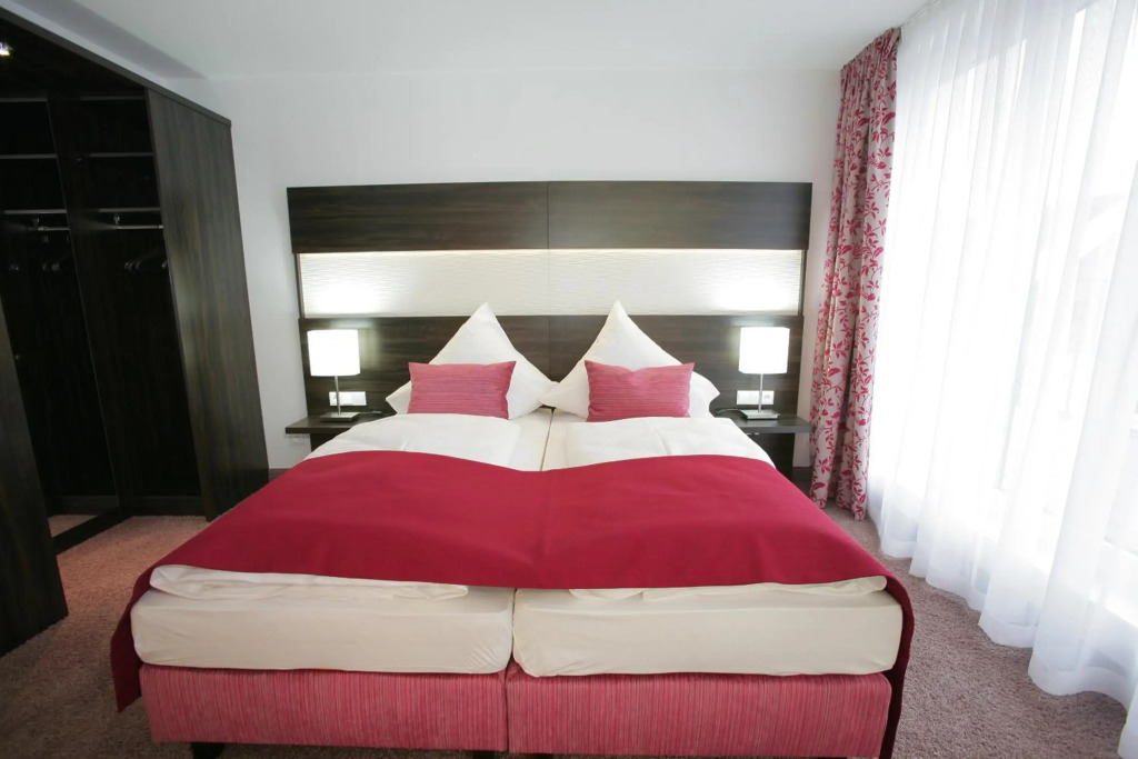 Hotel Demas City