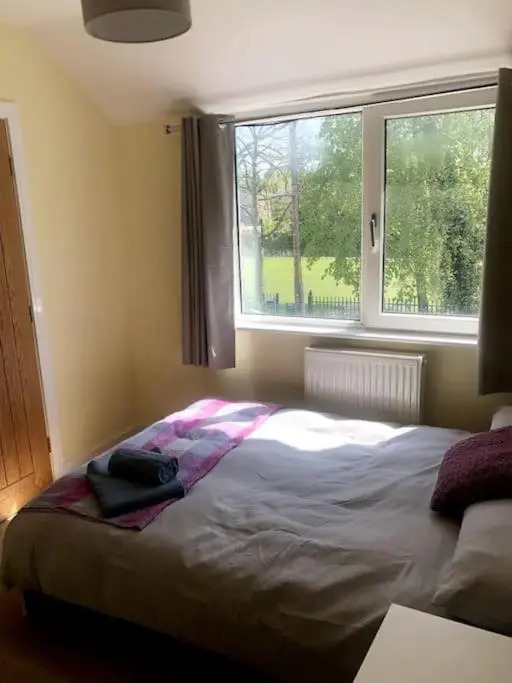 Modern 4 bed home, 30 minute walk from City Centre