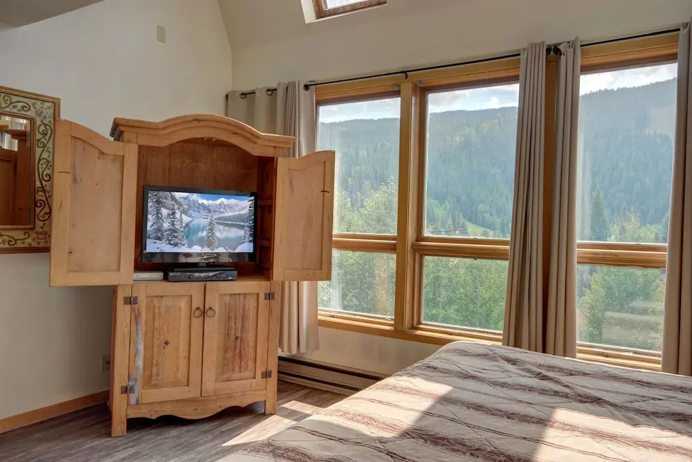 Liftside 402 by SummitCove Vacation Lodging