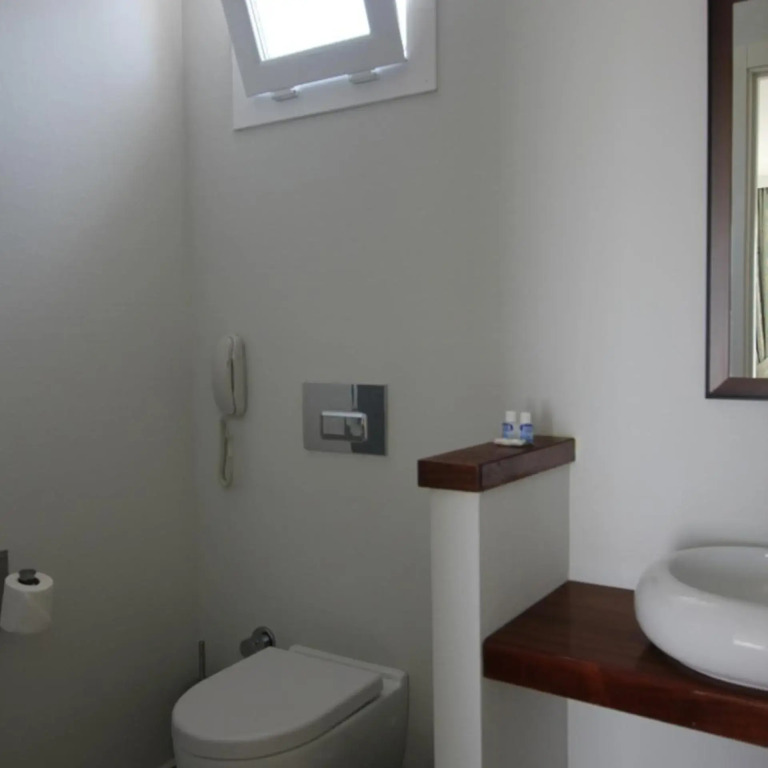 Artemis Hotel
