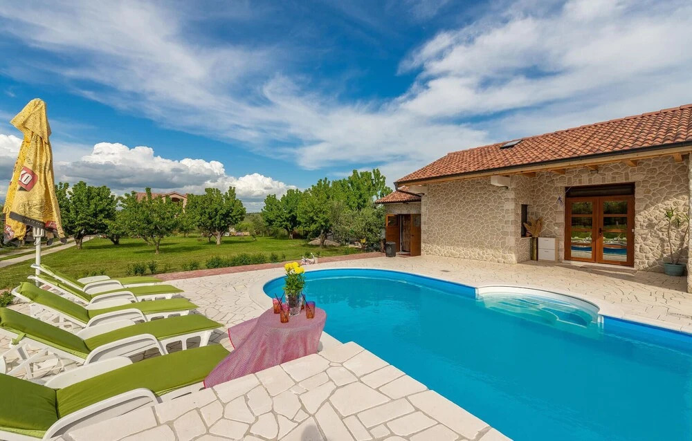 Nice Home In Zadar With Wifi