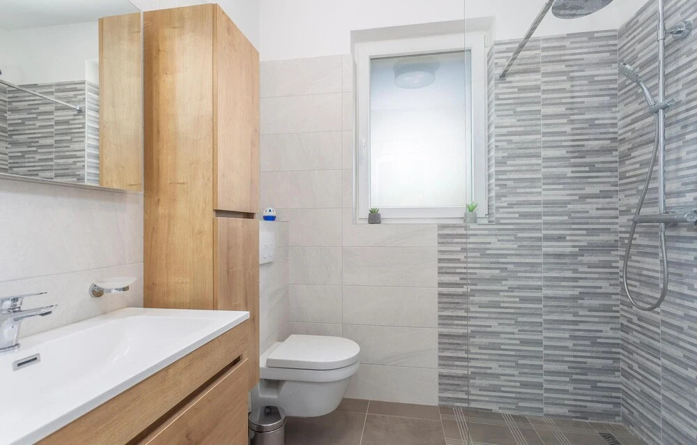 Amazing Apartment in Vrbnik With Outdoor Swimming Pool, Wifi and 2 Bedrooms