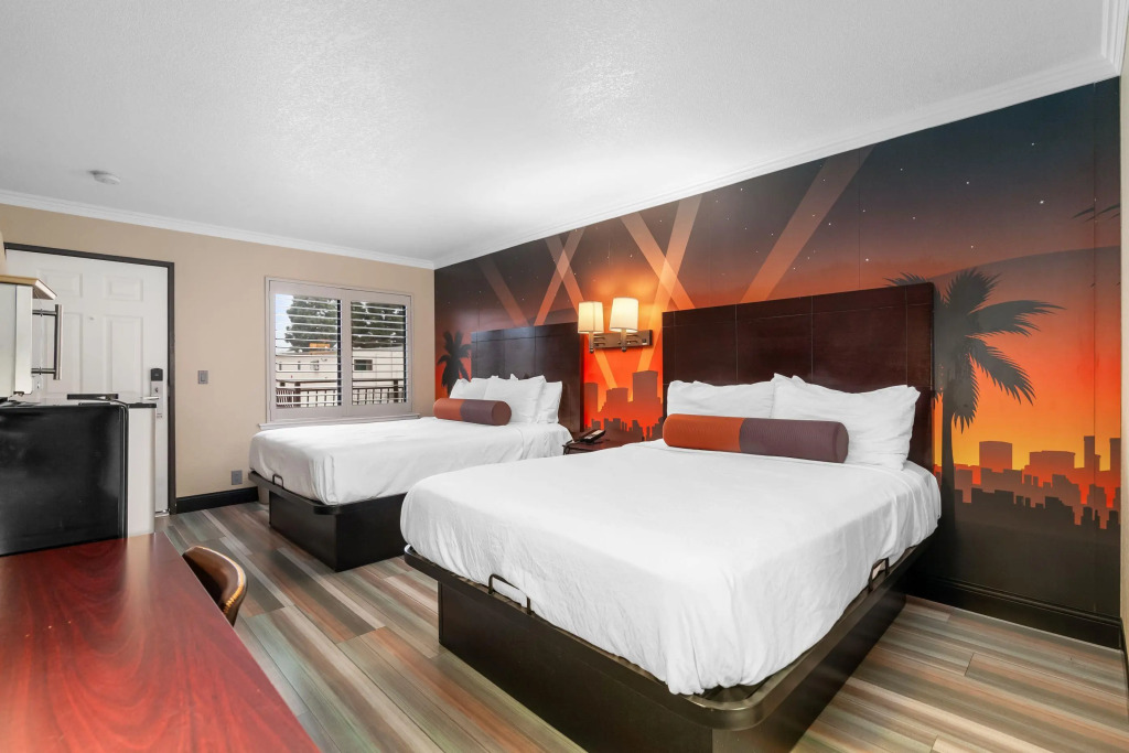 Santa Clarita Motel - Near six Flags Magic Mountain - Valencia