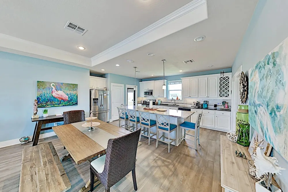 Gulf-view - Walk To Beach! 3 Bedroom Home