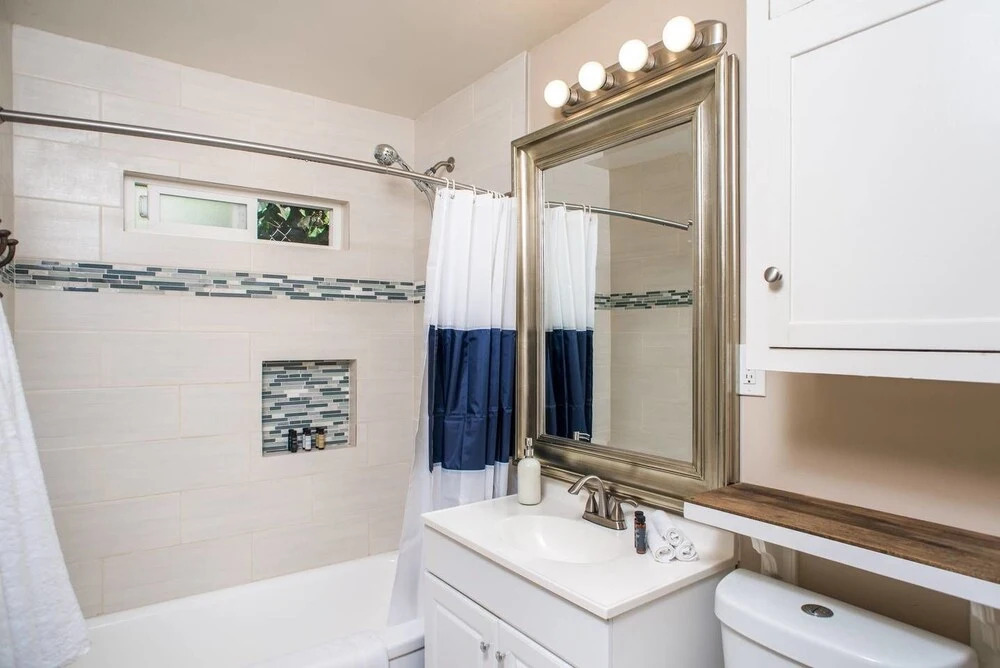 Charming 3br/2ba Craftsman Home by Domio