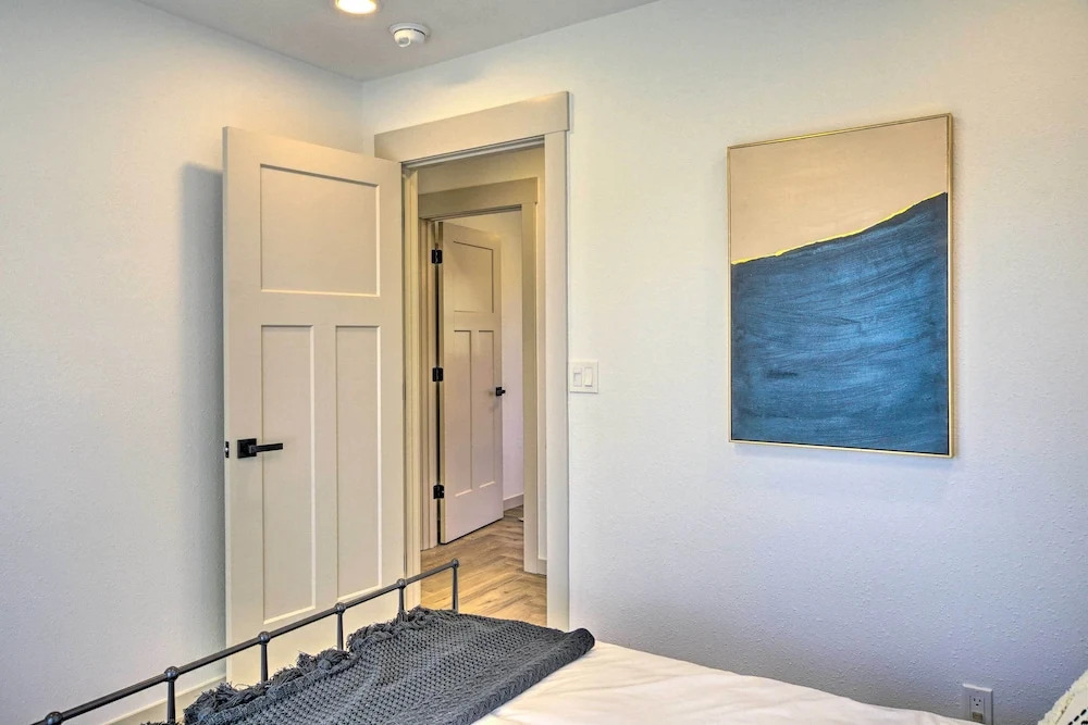 Retreat w/ Deck ~ 9 Mi to Downtown Springfield