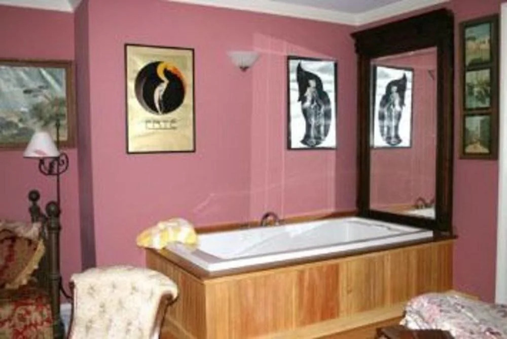 House of 1833 Bed and Breakfast