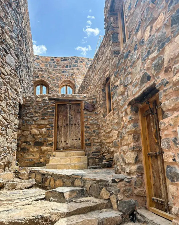 Hanging Terraces المدرجات المعلقة