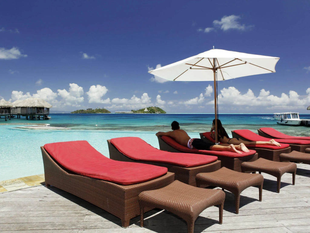 ROYAL BORA BORA